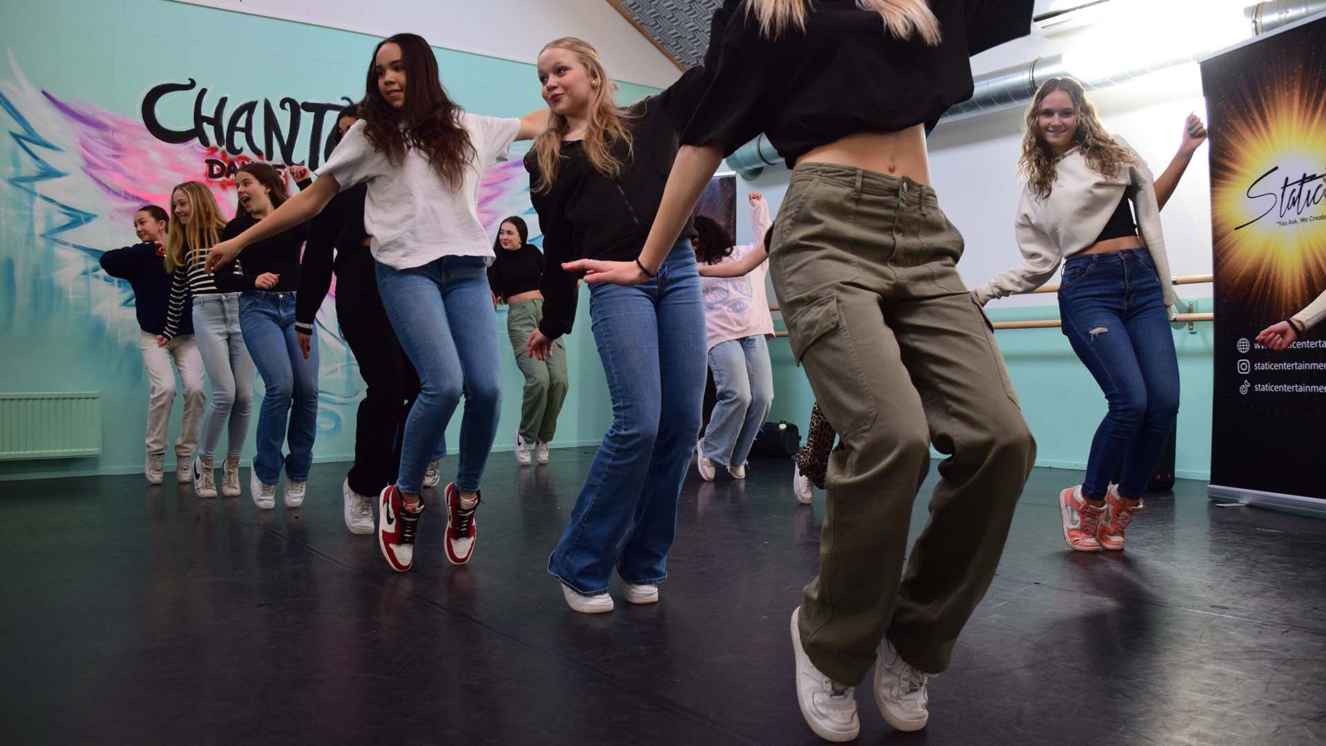 Static-In-Motion_Scholen_Dansworkshops_1920x1080_006